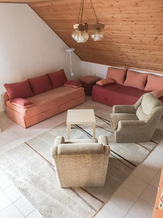 Baranya Apartman Ata Exterior photo
