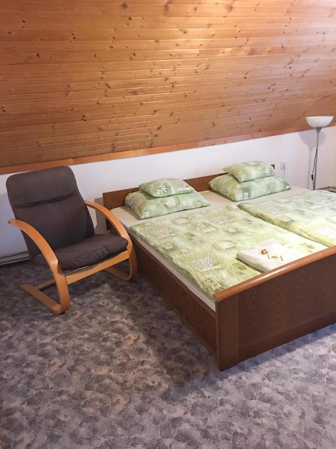 Baranya Apartman Ata Exterior photo